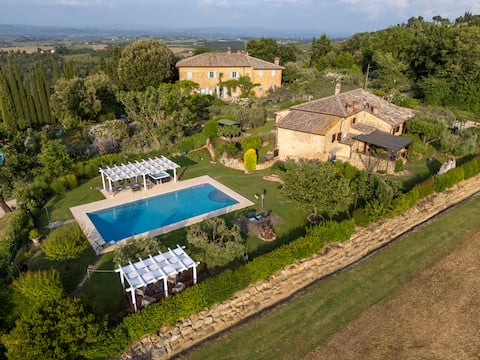 Tuscan villa with Pool & Jacuzzi, San Gimignano
