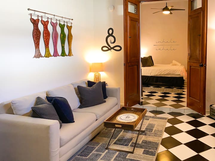 Quiet Romantic Retreat: Walk Everywhere · Historic - Puerto Rico