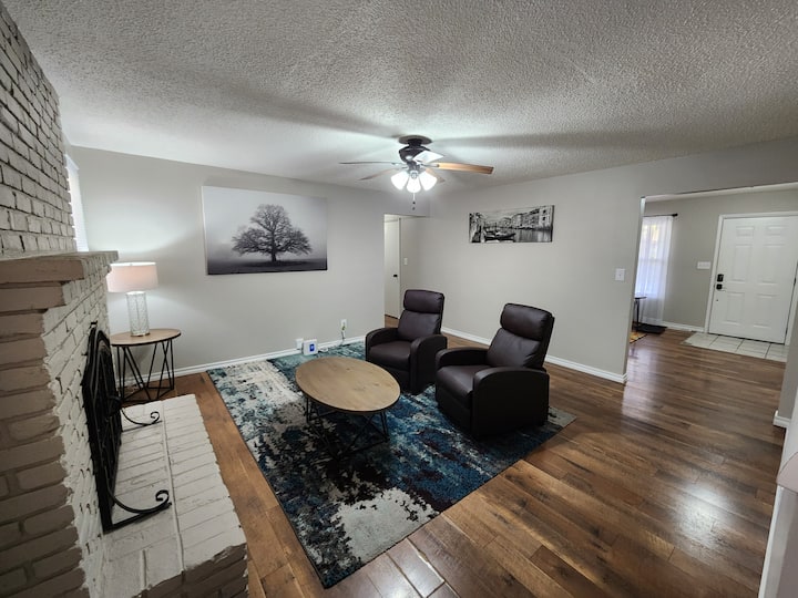 Nurses Welcome, Close To Cox And Mercy. Clean. - Springfield, MO