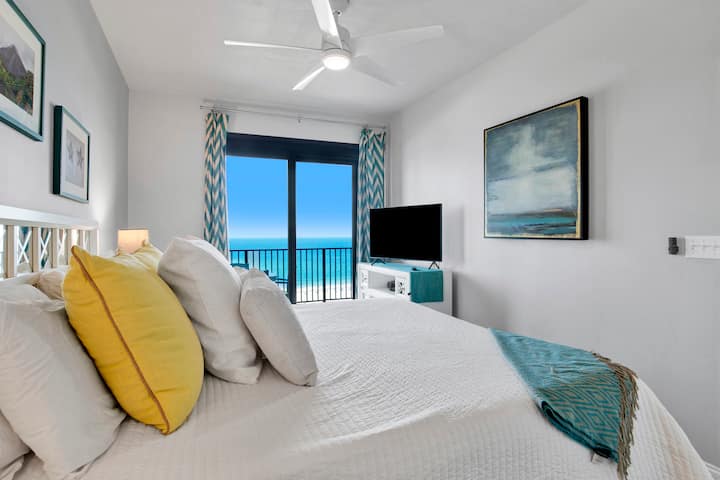 Chambre principale avec accès au patio