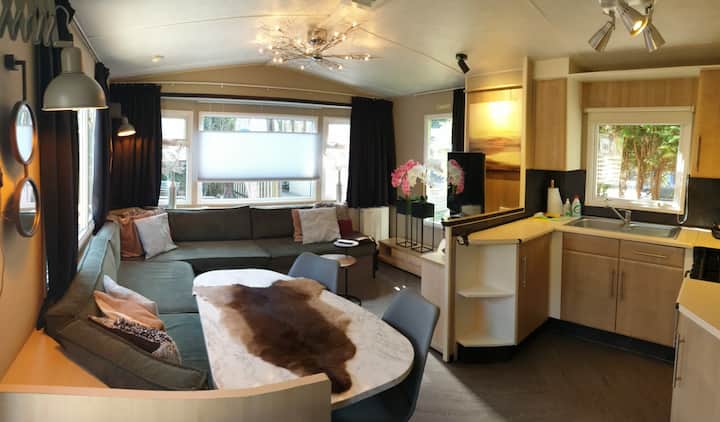 Chalet Op Recreatiepark Met Buiten Zwembad - Netherlands