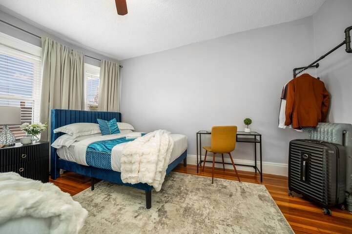 LargeDuplex10Beds w/prkg near Downton gallery image 4