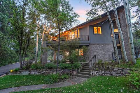 Contemporary Mtn 4 BDRM  + Hot Tub Close to USAFA