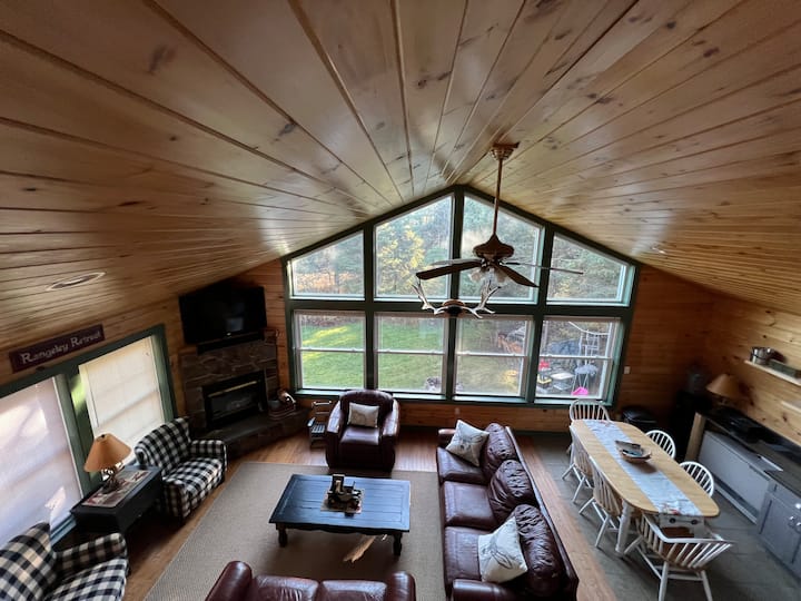 Creekside Cabin: Rangeley Lake Access! - Rangeley, ME