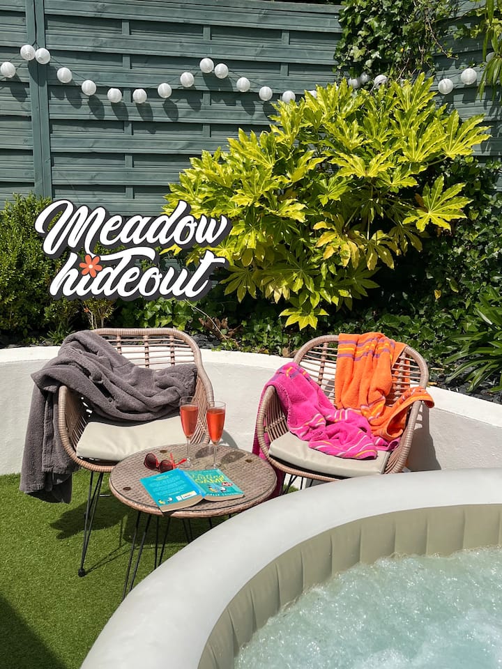 Meadow Hideout | Cosy Private Oasis For Couples - Salcombe