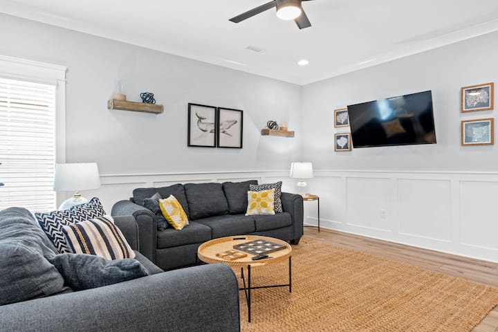 Prime Oki Location; Walk To 43rd St Beach Access - Oak Island, NC