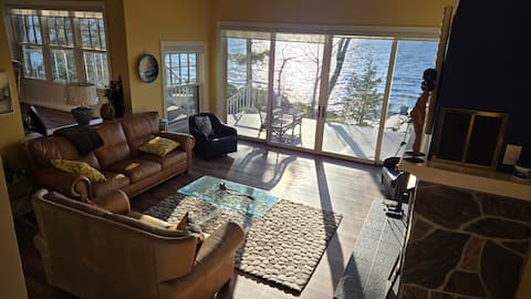 Successful Airbnb property: Beautiful Luxury Lake Front Cottage Georgian Bay. in Georgian Bay