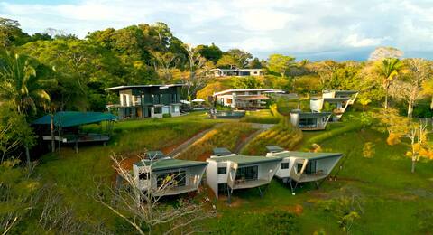 Toji Nature Retreat w/private trails