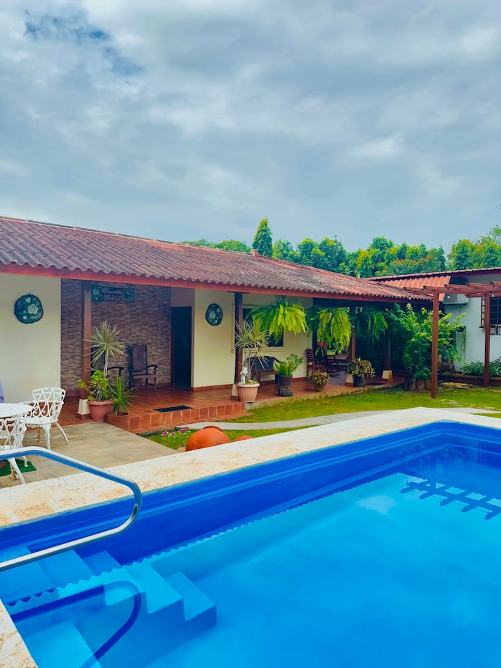Casa De Campo Con Piscina En La Enea De Guararé - Panama