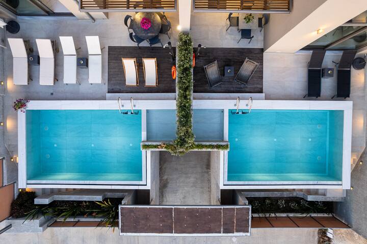 Omnia Villas I Heated* pools & stunning seaview gallery image 3