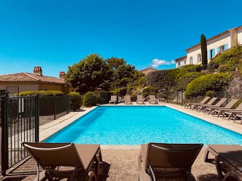 charming bastide with pool, Pont Royal golf
