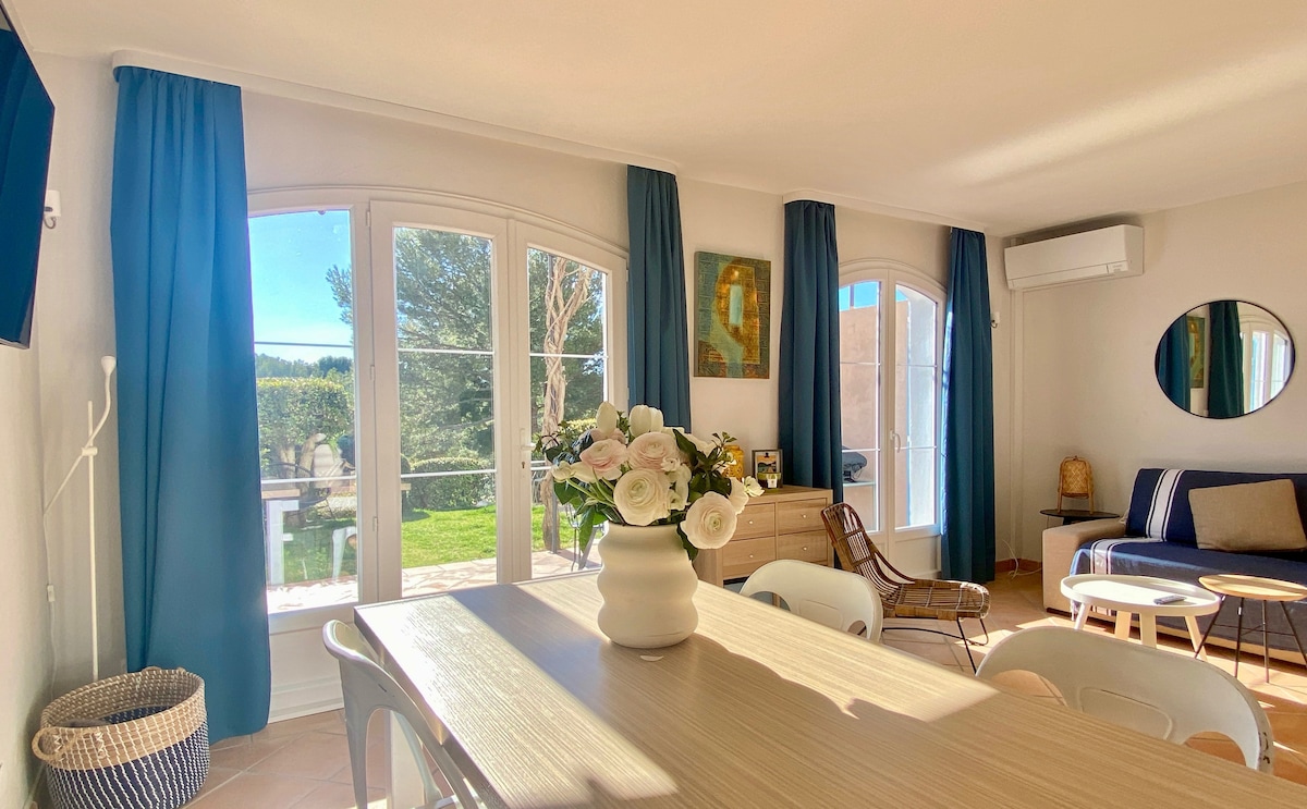 Successful Airbnb property: charming bastide with pool, Pont Royal golf in Mallemort