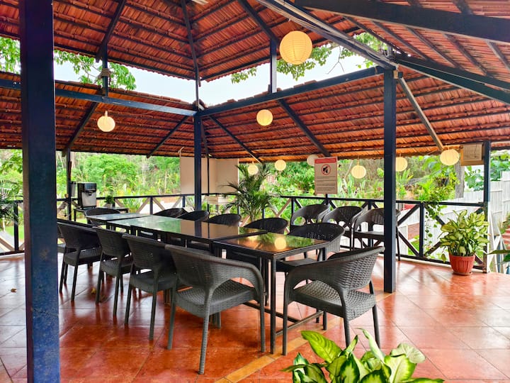 8 Bedroom Entire Resort With Private Swimming Pool - Goa