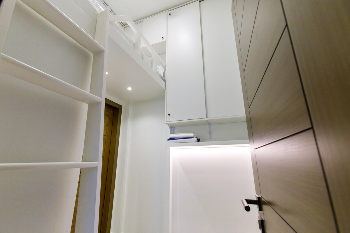 ️ ที่พักห้องนอนเดี่ยวสไตล์ลอฟท์ที่ดัดแปลงใหม่