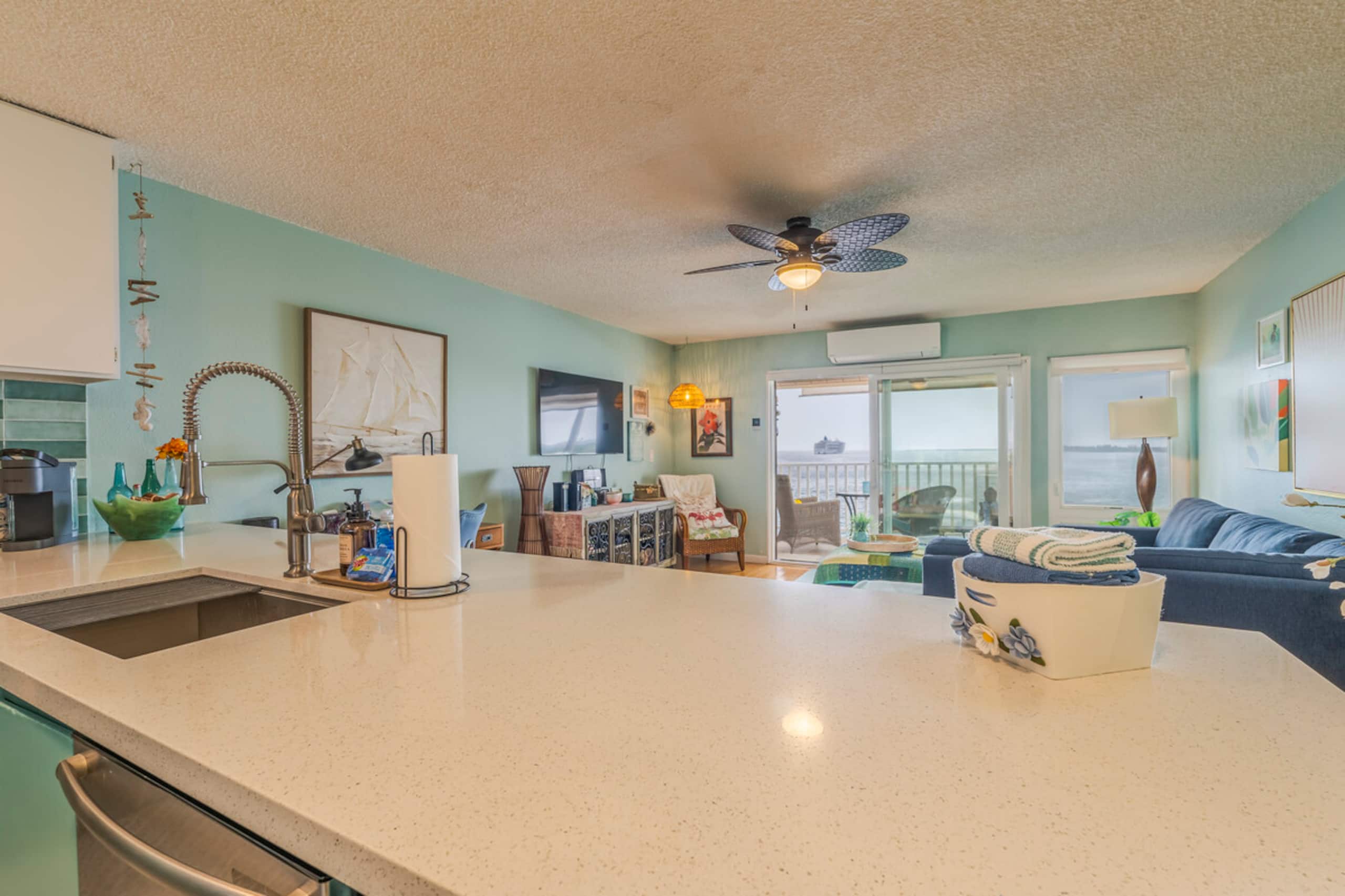 Condo in Kailua-Kona · ★4.95 · 1 bedroom · 1 bed · 1 bath - Image 10