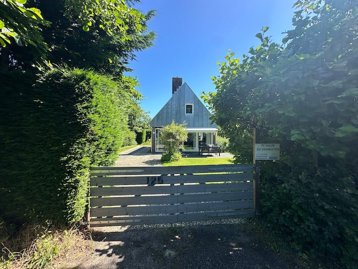 Ferienhaus Mit Geschlossenem Garten In Der Nähe Von Strand Und See. - Renesse