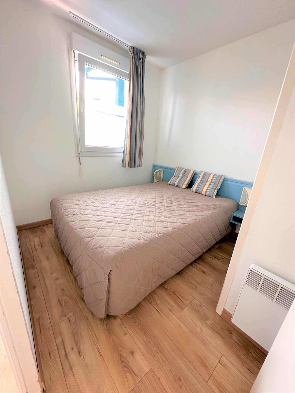 Основна спалня ( легло 140x200)