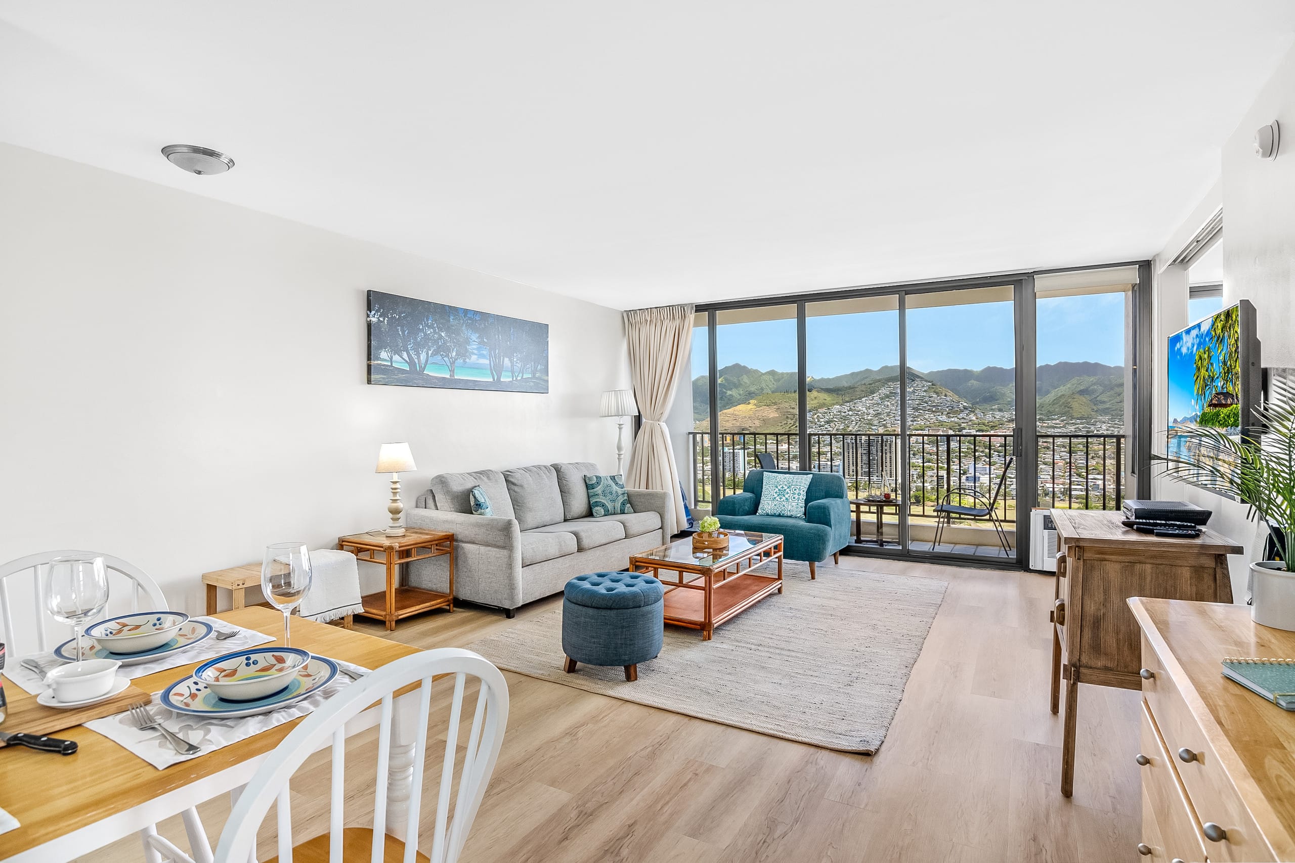 Condo in Honolulu · ★4.77 · 1 bedroom · 2 beds · 1 private bath - Image 18