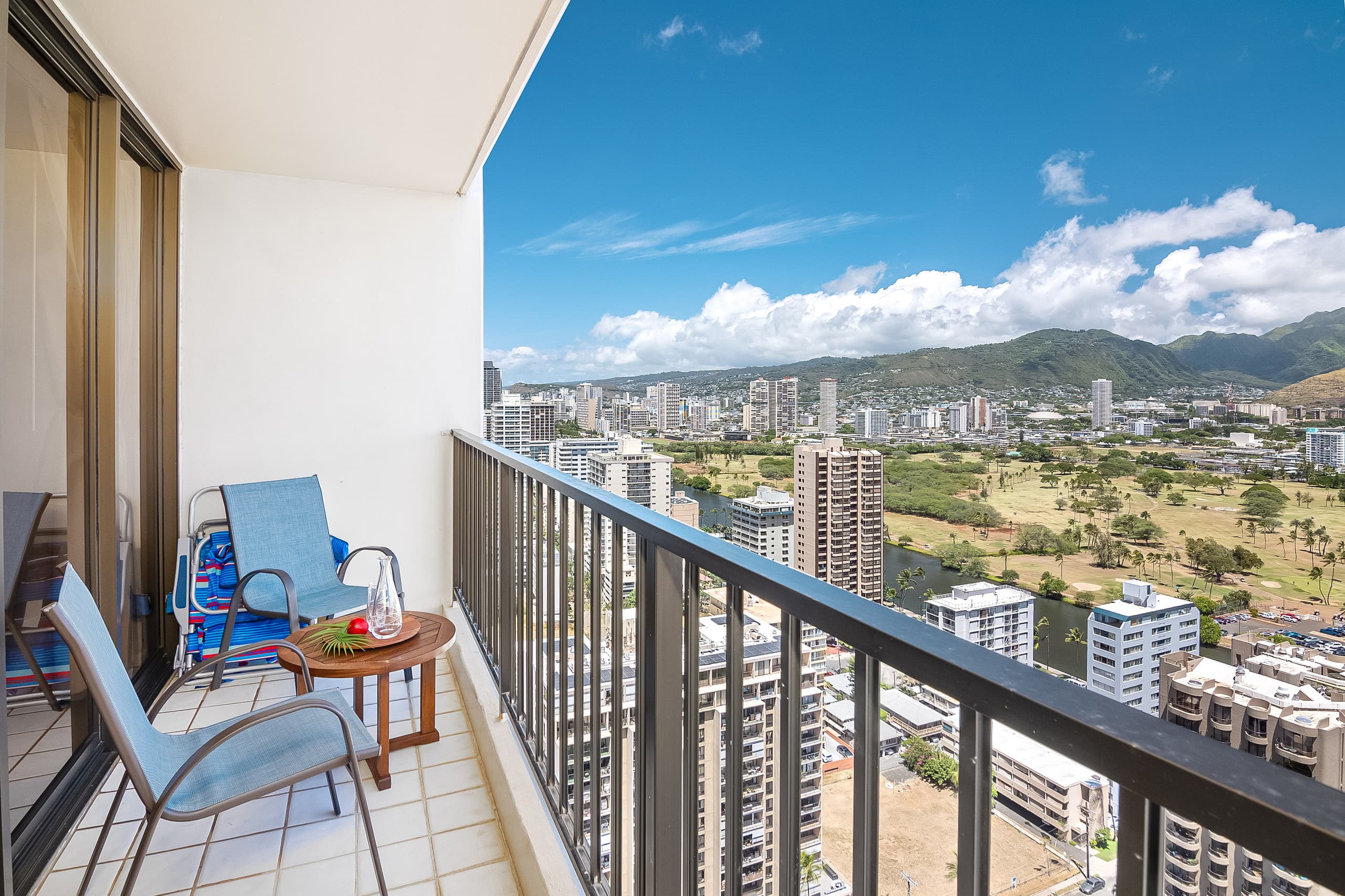 Condo in Honolulu · ★4.77 · 1 bedroom · 2 beds · 1 private bath - Image 46