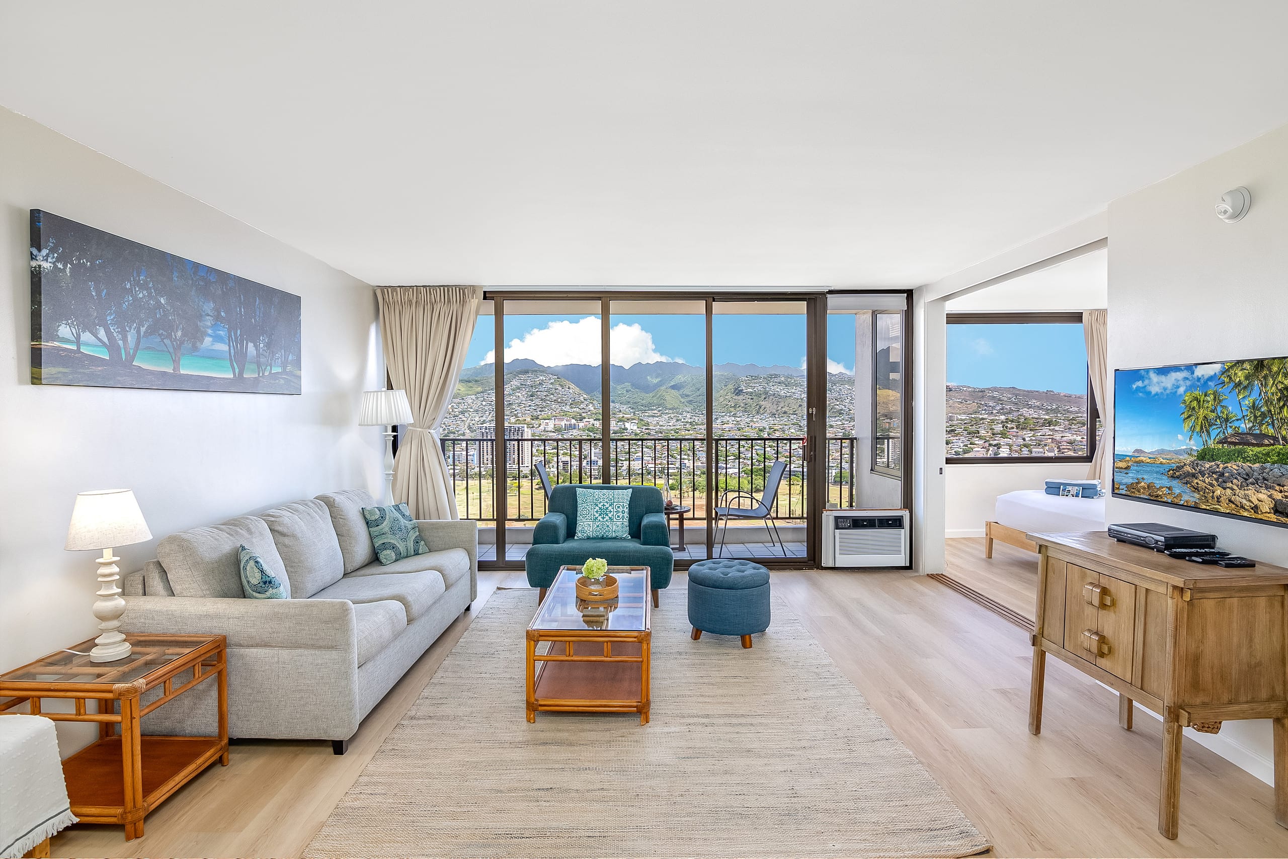 Condo in Honolulu · ★4.77 · 1 bedroom · 2 beds · 1 private bath - Image 6