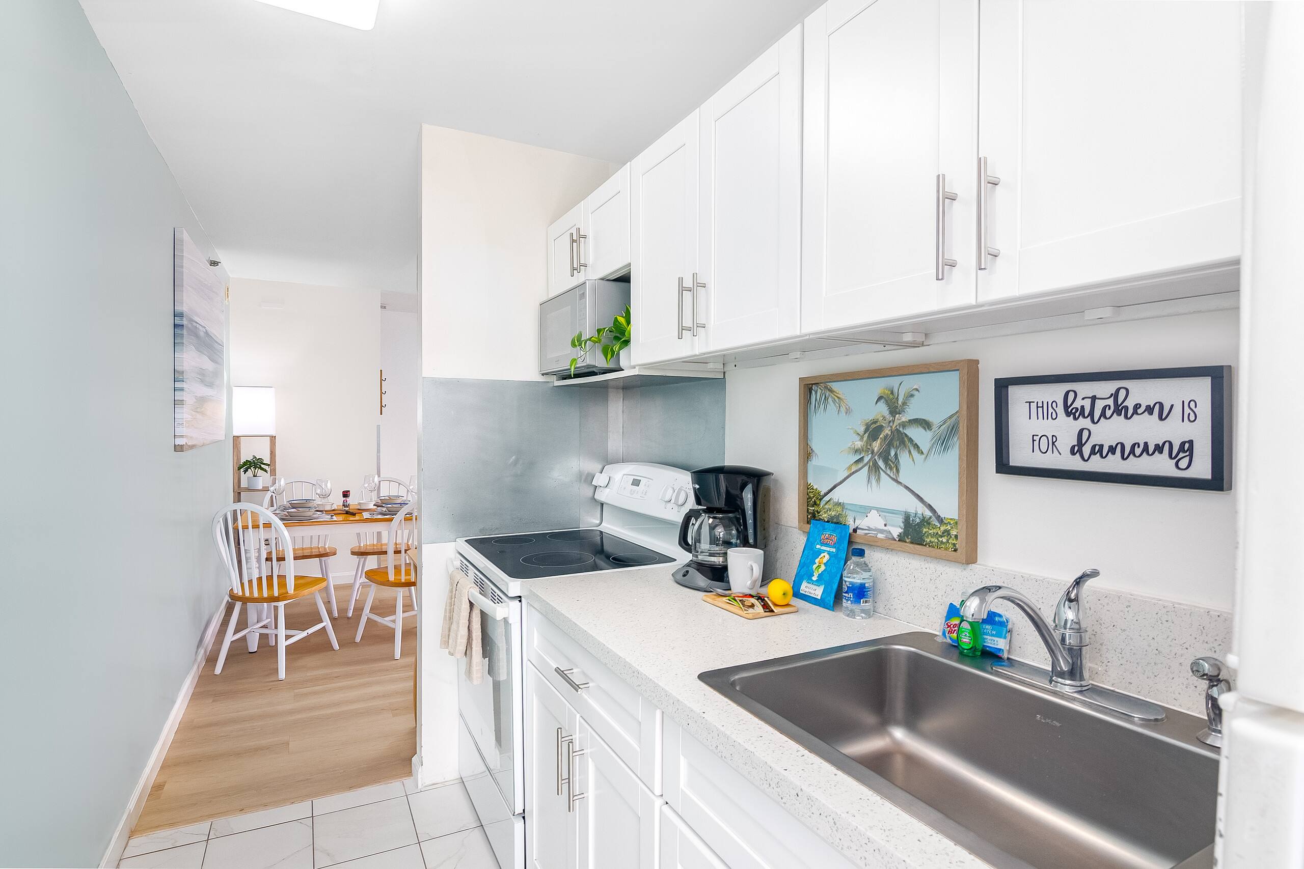 Condo in Honolulu · ★4.77 · 1 bedroom · 2 beds · 1 private bath - Image 20