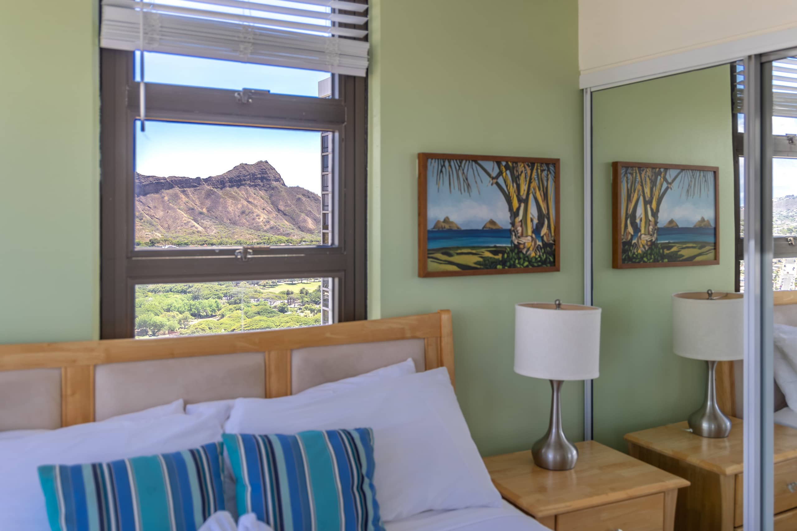 Condo in Honolulu · ★4.77 · 1 bedroom · 2 beds · 1 private bath - Image 36