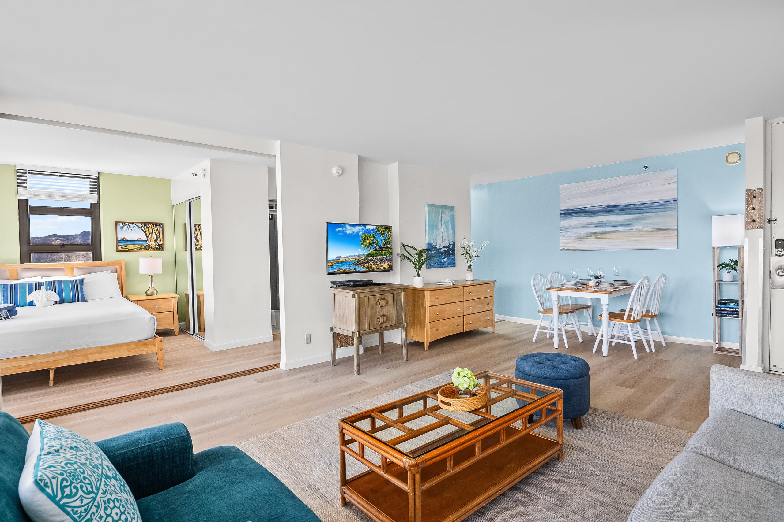 Condo in Honolulu · ★4.77 · 1 bedroom · 2 beds · 1 private bath - Image 7