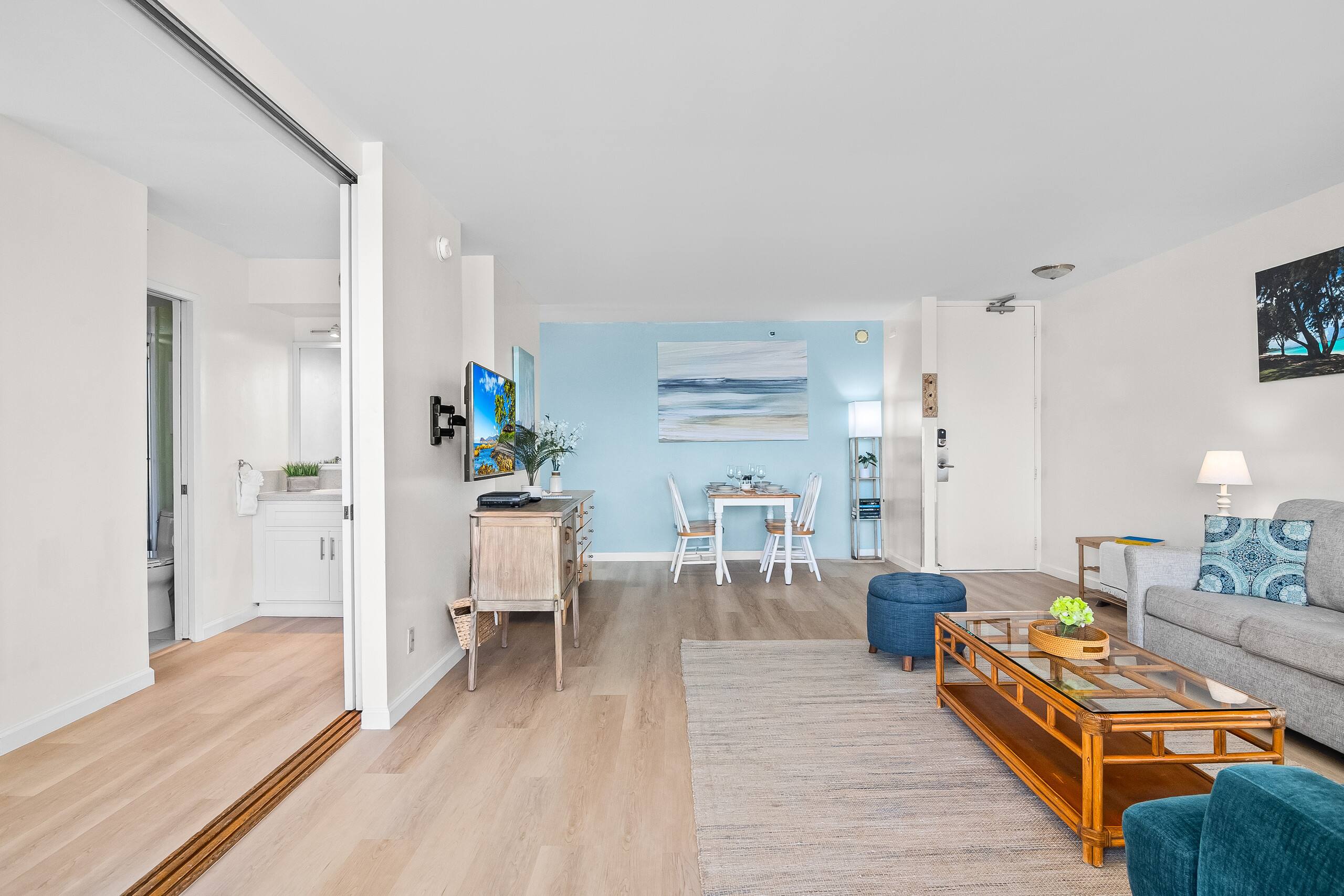 Condo in Honolulu · ★4.77 · 1 bedroom · 2 beds · 1 private bath - Image 17