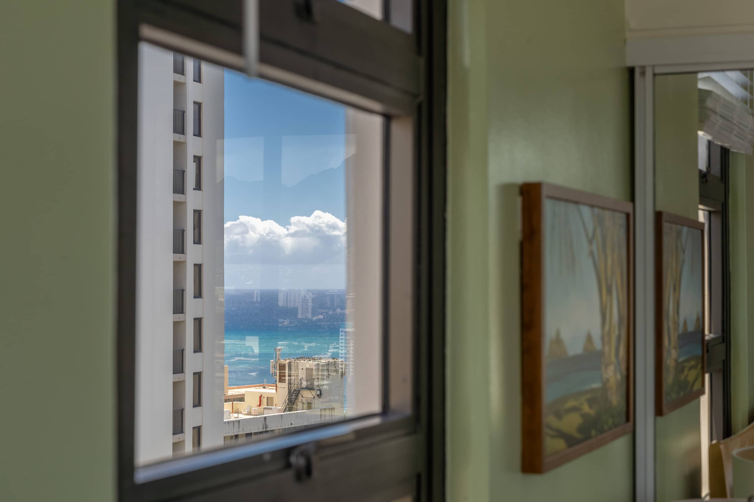 Condo in Honolulu · ★4.77 · 1 bedroom · 2 beds · 1 private bath - Image 39