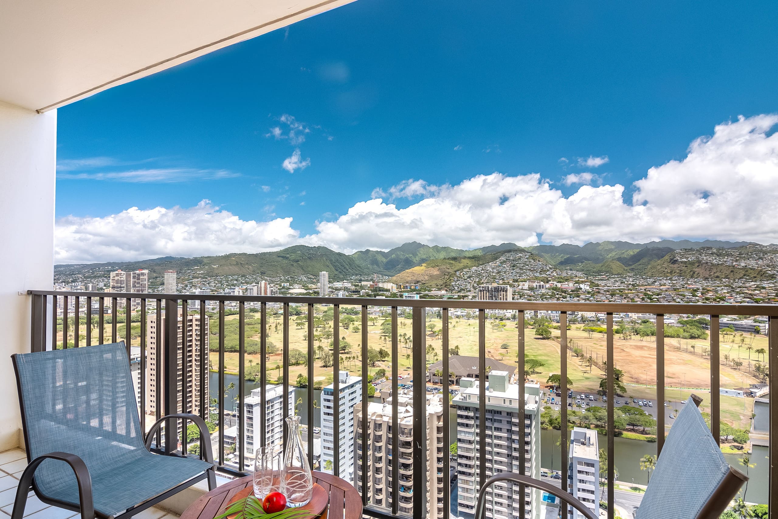 Condo in Honolulu · ★4.77 · 1 bedroom · 2 beds · 1 private bath - Image 45