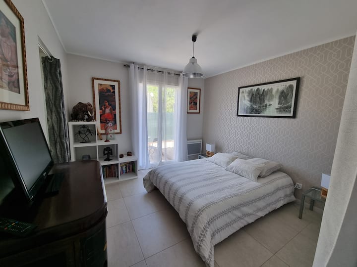 საძინებელი 1