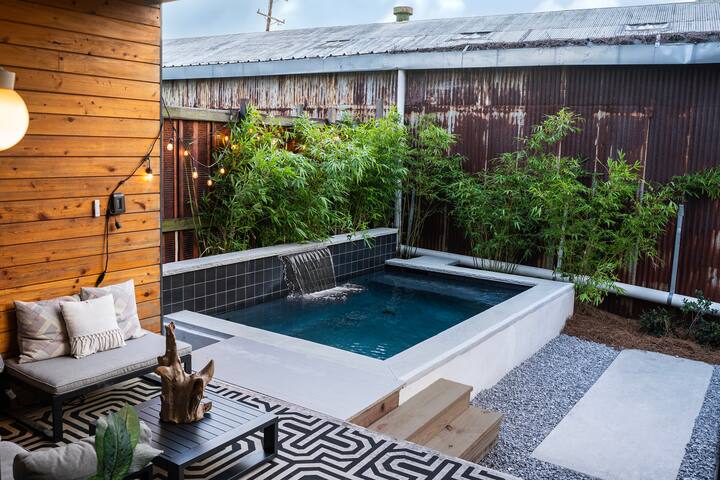 The Prince on Pleasant with a Pool gallery image 5