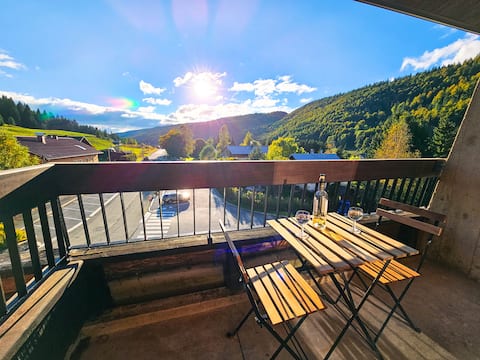Access to hiking/mountain biking trails, panoramic view