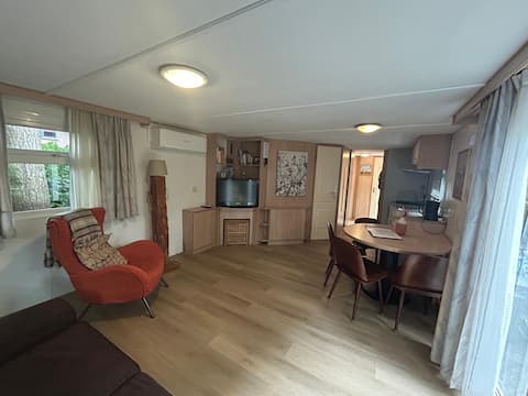 Top Airbnb: Chalet with large private garden (400 m2) Veluwe nature in Wijk 00 Epe
