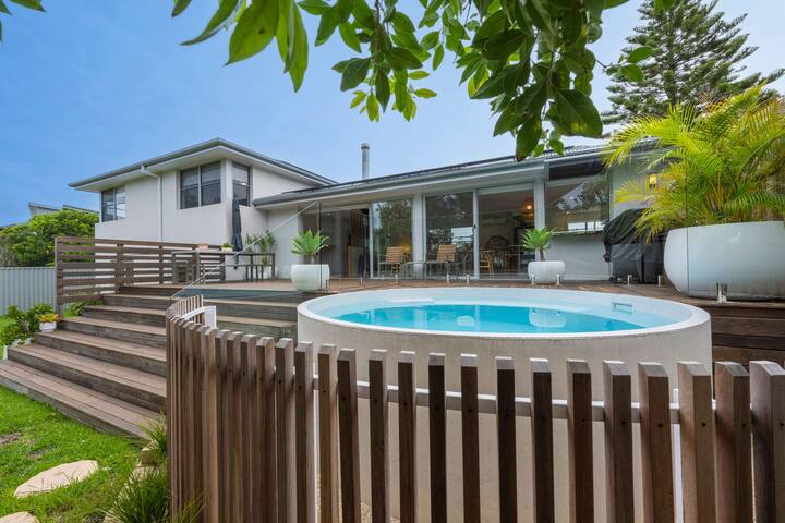 Diamond Beach House – beach front | pool | pets gallery image 3