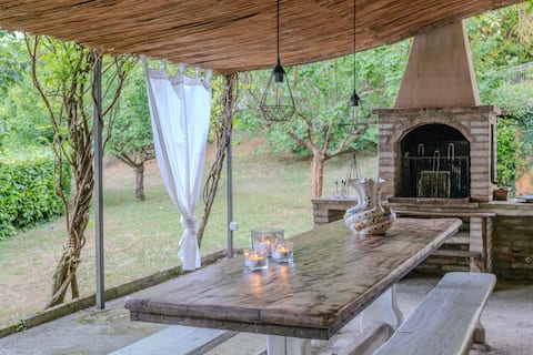 Villa near Assisi• 4 Suites-Services & Experiences