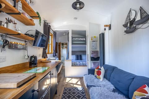 Top performing Airbnb: The Tin Hut. in Barmouth