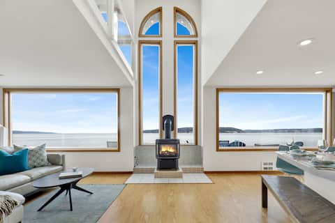 Beachfront|Water & Mountain Views|Epic Deck