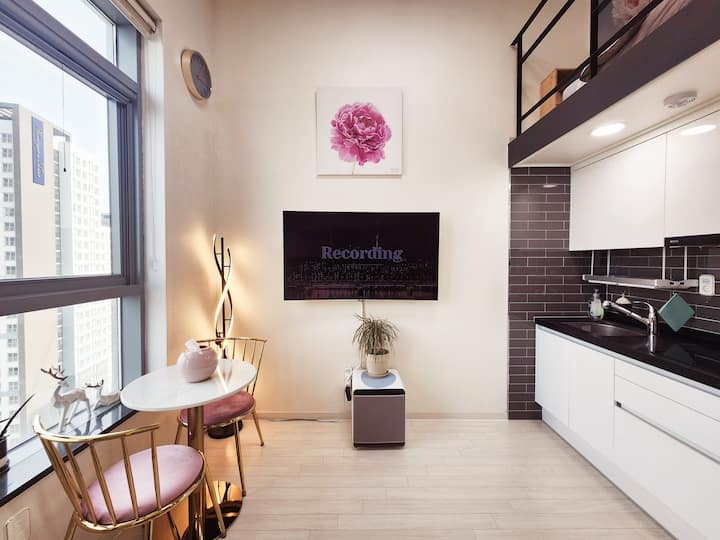 《A#2》Modern loft with Hongdae View