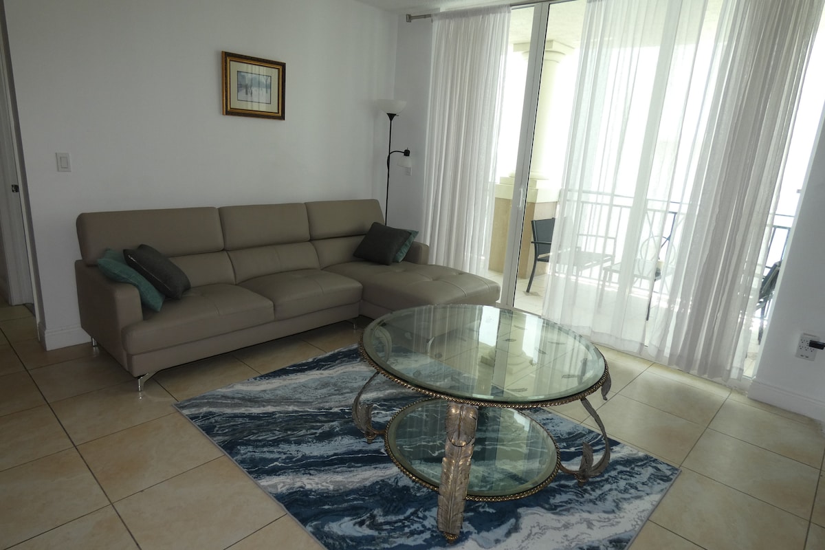 Popular Airbnb listing: Little Heaven Condo at King David in Sunny Isles Beach