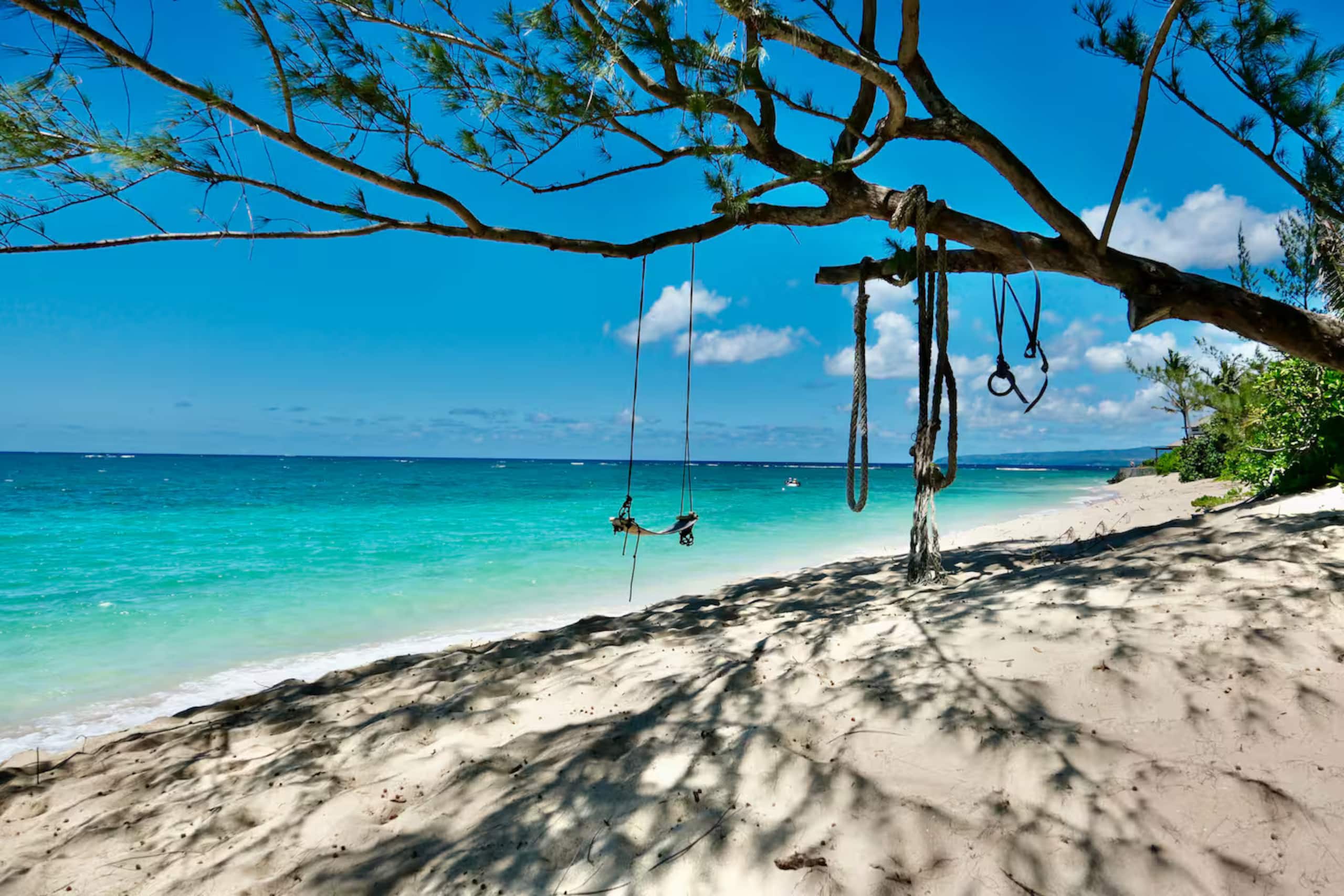 Ocean Views Studio - 100 Foot Wave Getaways - Image 7