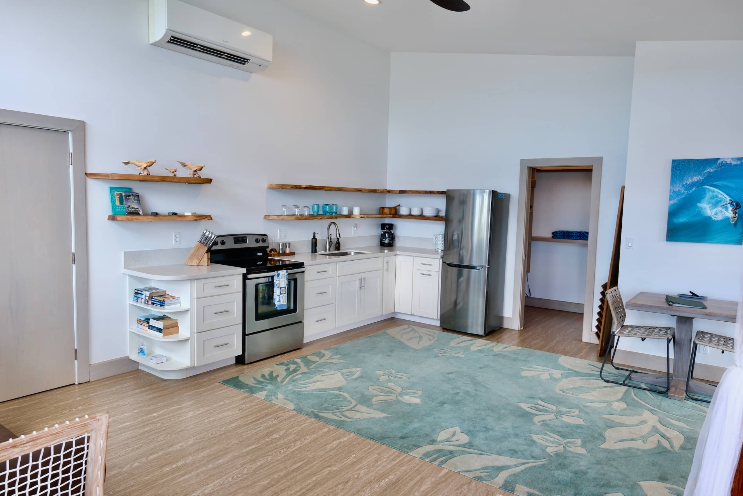 Ocean Views Studio - 100 Foot Wave Getaways - Image 3
