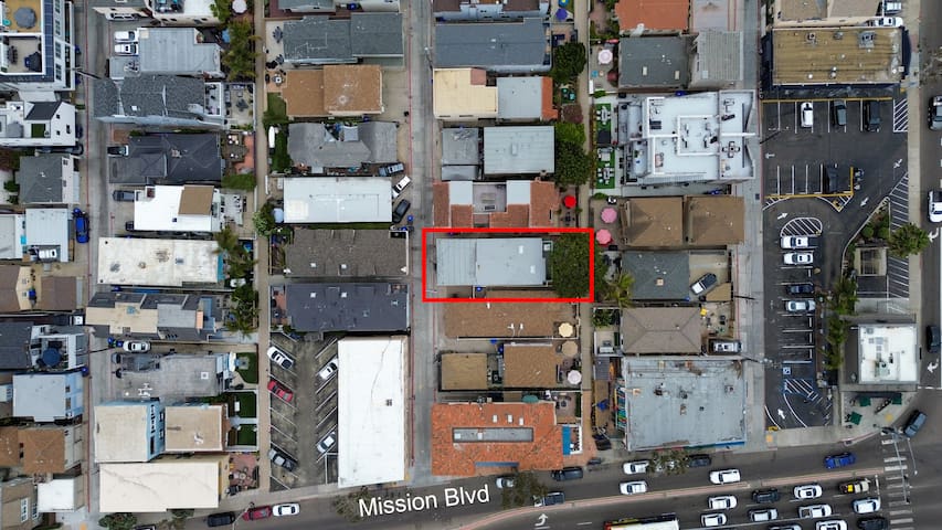 Bayside 5 Bed, 3bath-1 Block to Ocean/Bay-Sleeps16 gallery image 2