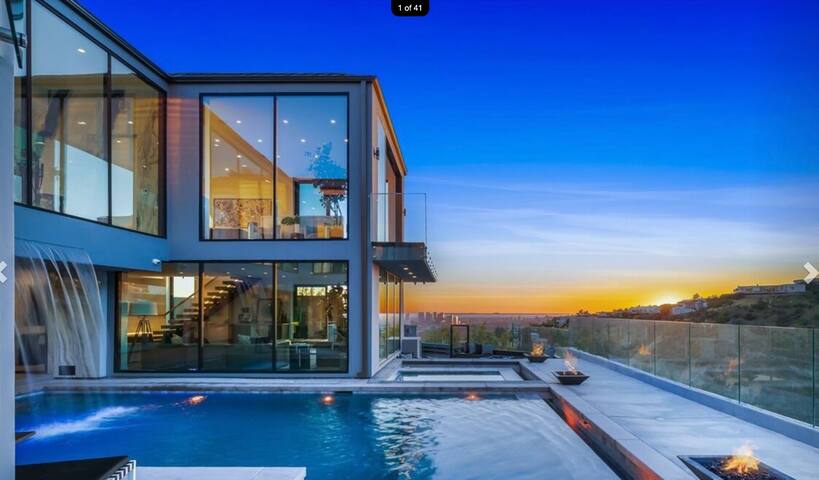 Hollywood Hills Modern gallery image 5