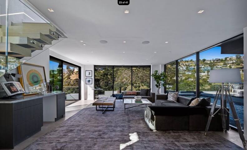 Hollywood Hills Modern gallery image 3