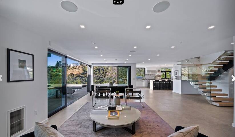 Hollywood Hills Modern gallery image 2