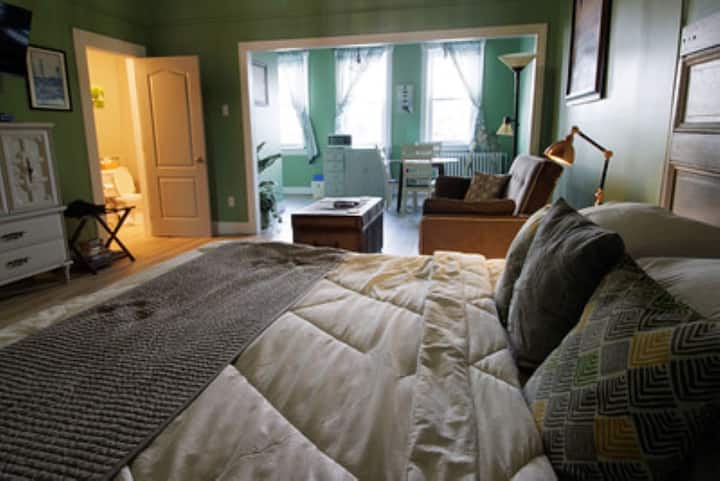 Canal View Suite 1 - Port Colborne