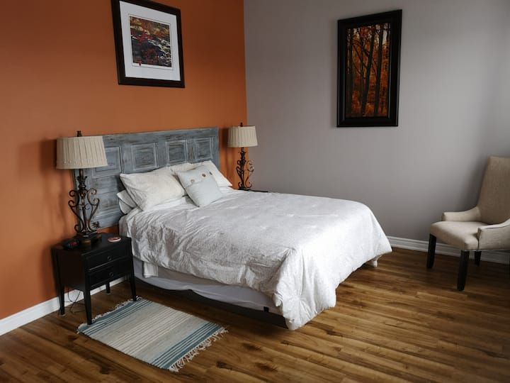 Canal View Suite 4 - Port Colborne
