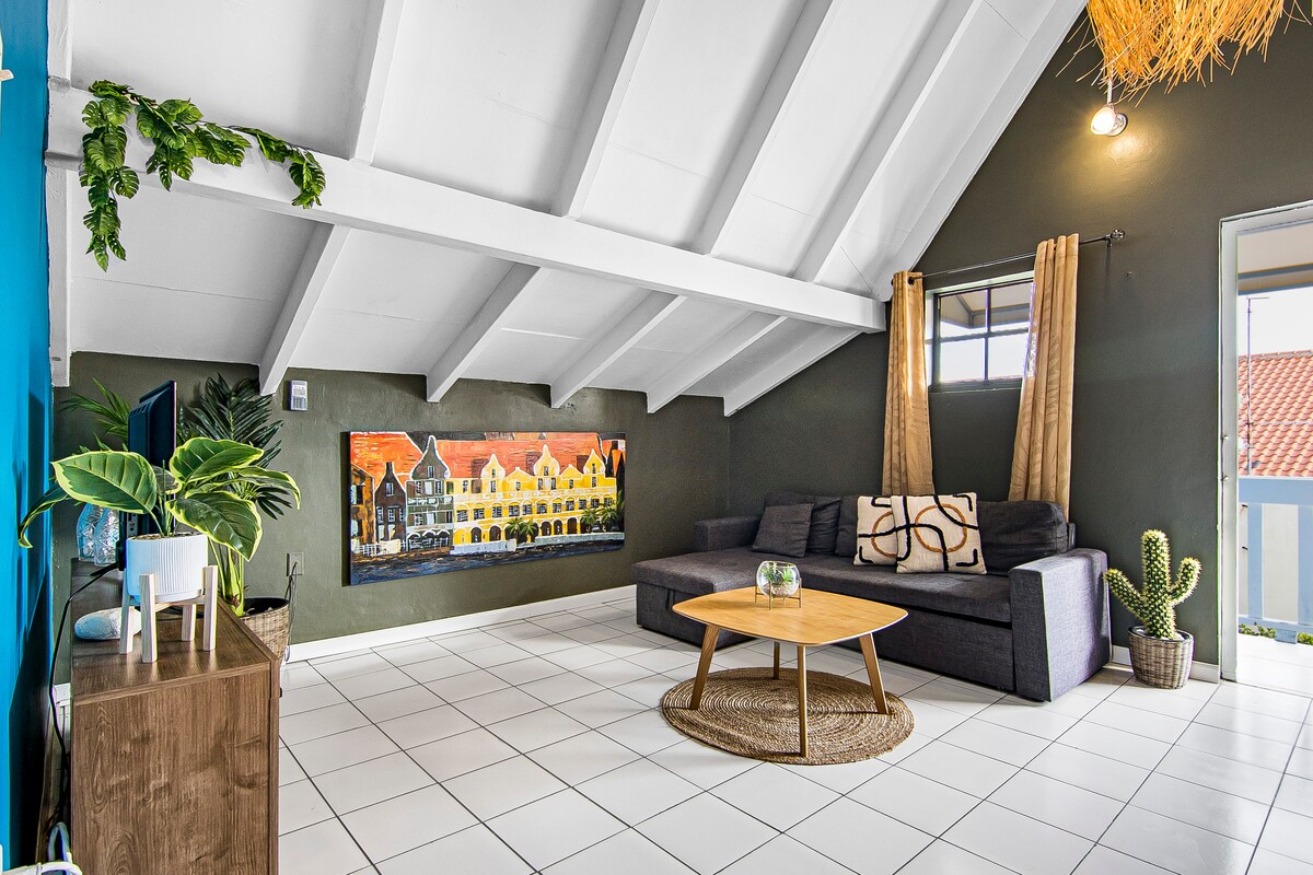 2 BR City Apt. w Pool & Free Parking inside - Apartments for Rent