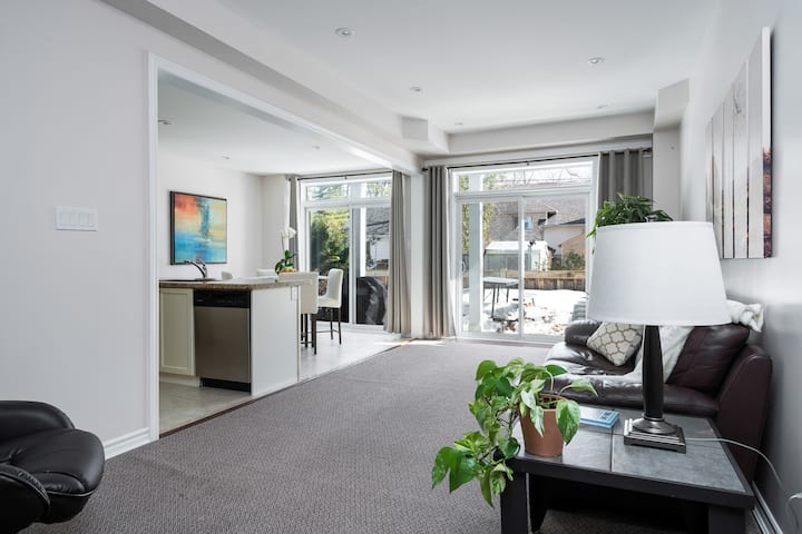 Beachfront Townhome With Bay Views - Wasaga Beach
